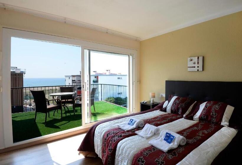 غرفة قياسية مطلّة علي البحر, Beach Playa