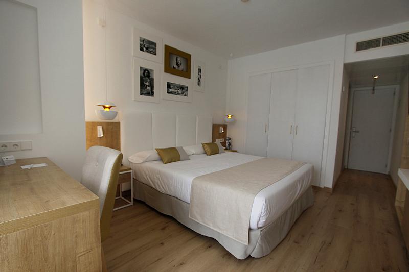 اتاق استاندارد با چشمانداز استخر, Bg Rei Del Mediterrani