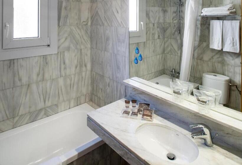 Premium room with terrace, Catalonia Castellnou