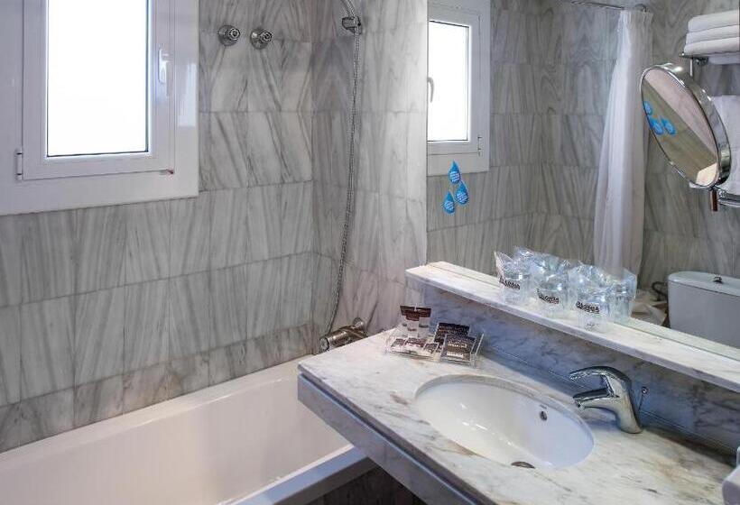 חדר משפחתי, Catalonia Castellnou