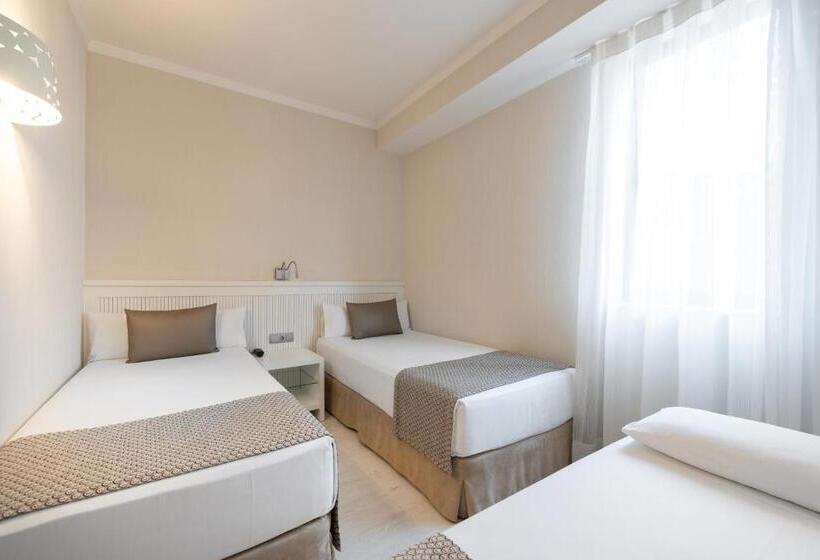 Номер Стандарт Трехместный, Catalonia Roma