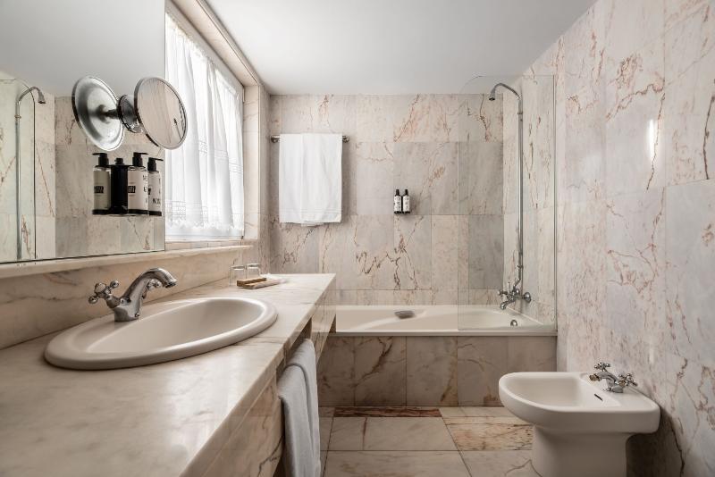 اتاق استاندارد, Crisol Meson Del Cid