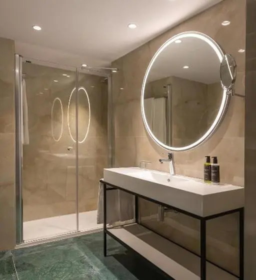 اتاق استاندارد سه نفره, Eurostars Cristal Palace