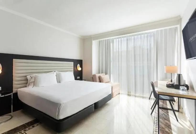 اتاق استاندارد سه نفره, Eurostars Cristal Palace