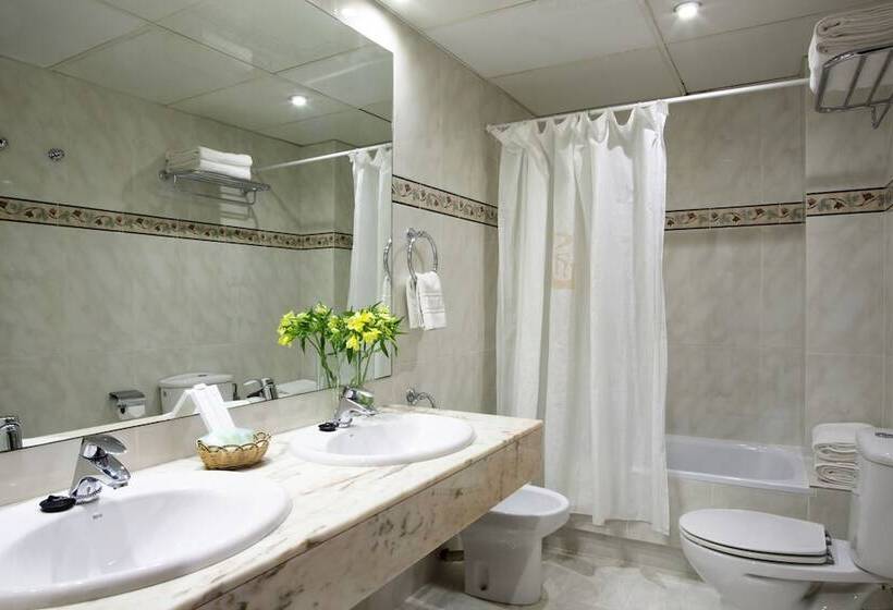 Номер Стандарт Трехместный, Gaudi