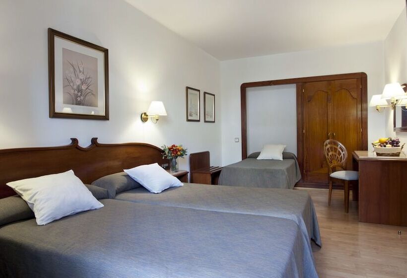 Номер Стандарт Трехместный, Gaudi