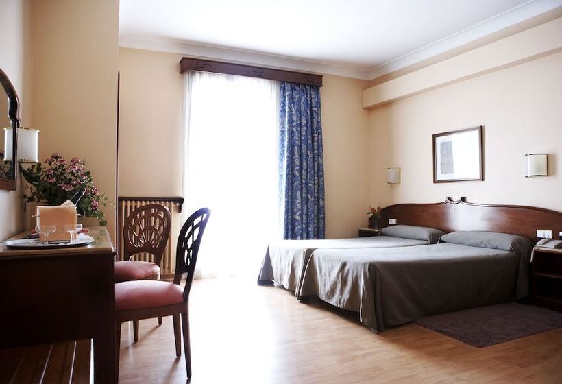 Номер Стандарт Трехместный, Gaudi