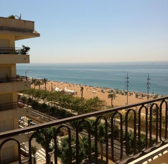 Номер Стандарт Боковой Вид на Море, Haromar