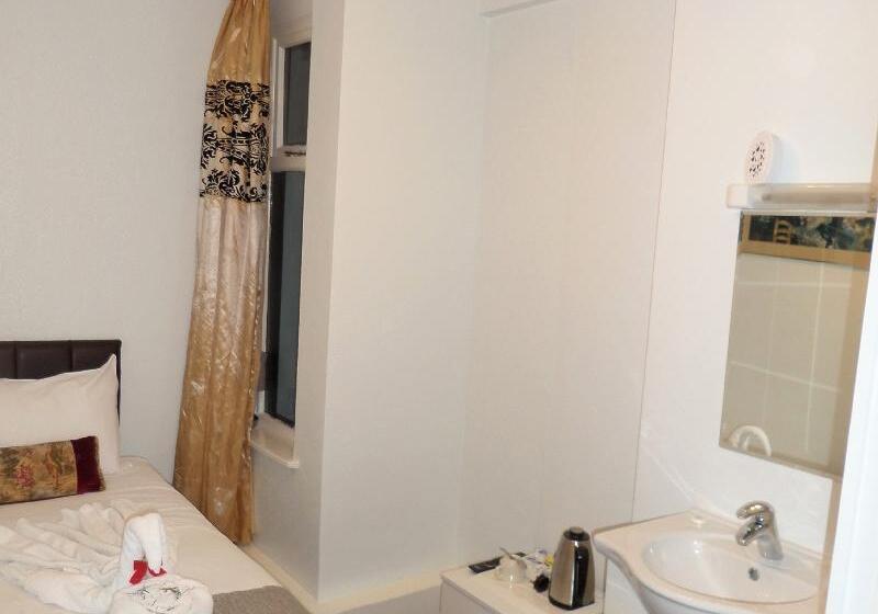 Номер Стандарт Боковой Вид на Море, Haromar