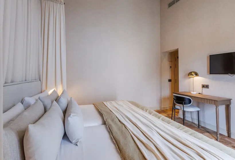 اتاق استاندارد, Hoposa Uyal