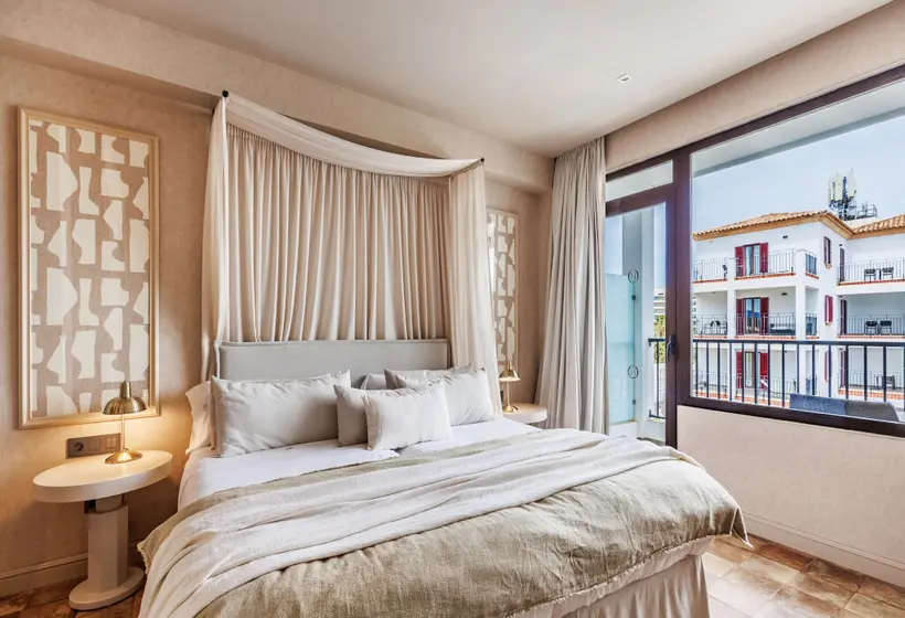 اتاق اساندارد با چشمانداز جانبی به دریا, Hoposa Uyal