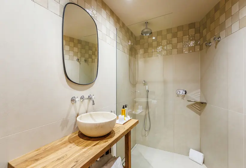 اتاق اساندارد با چشمانداز جانبی به دریا, Hoposa Uyal