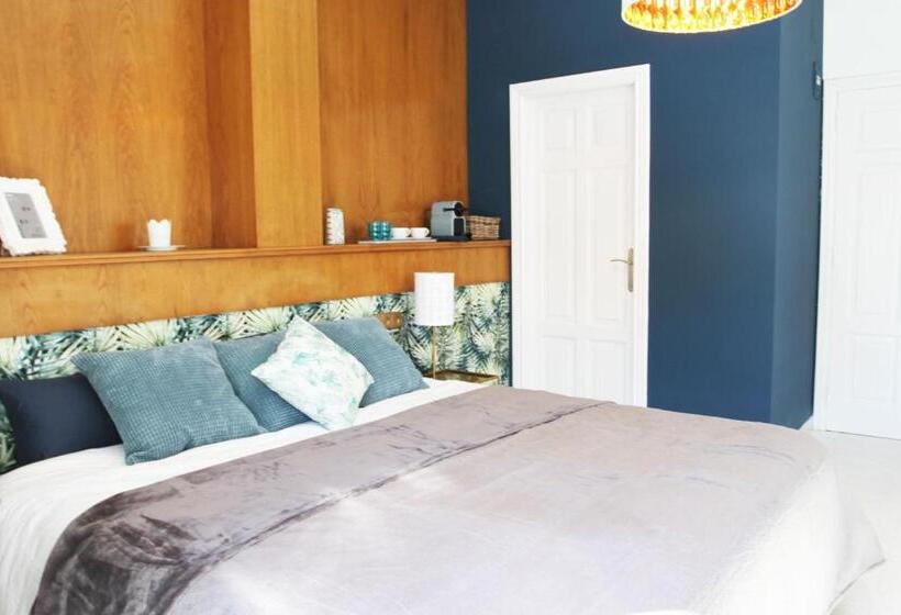 חדר סופריור עם מיטת קינג, Hugo Beach