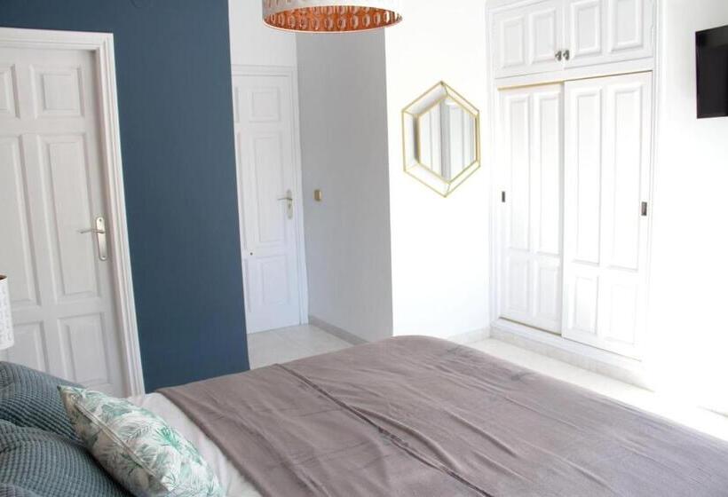 חדר סופריור עם מיטת קינג, Hugo Beach