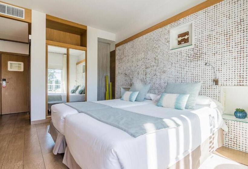 Quarto Estandar com Sacada, Lux Isla