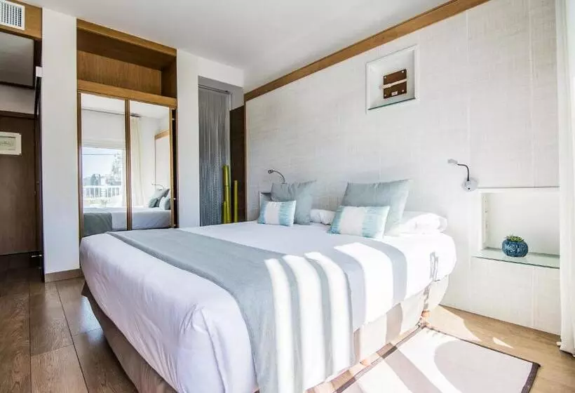 اتاق استاندارد با بالکن, Lux Isla