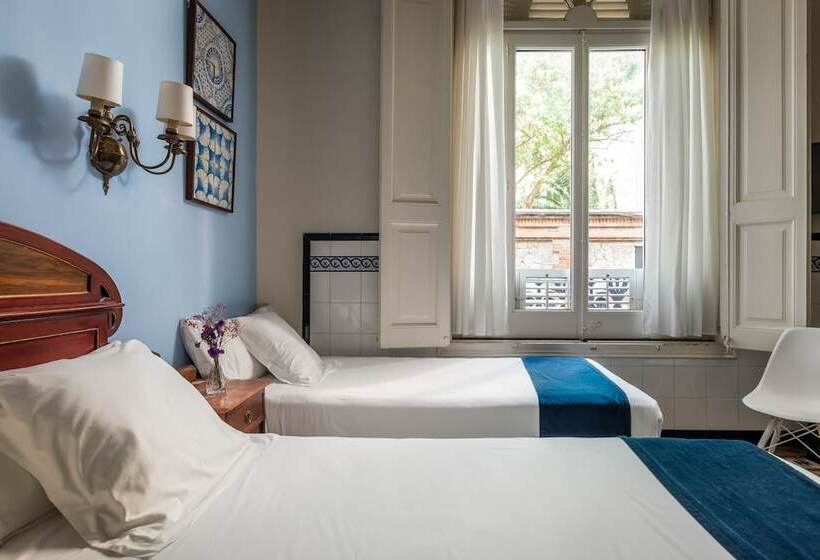 标准三人间, Medium Renaixença