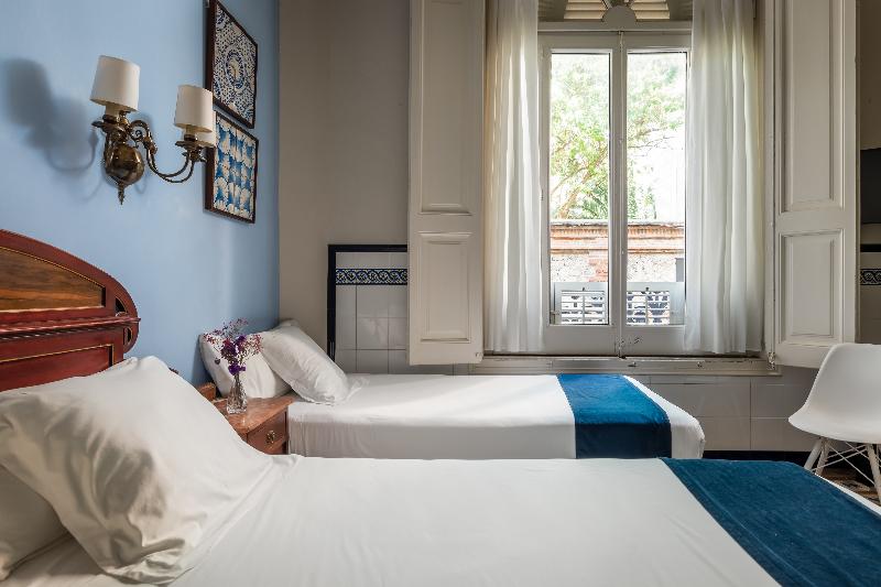 标准三人间, Medium Renaixença