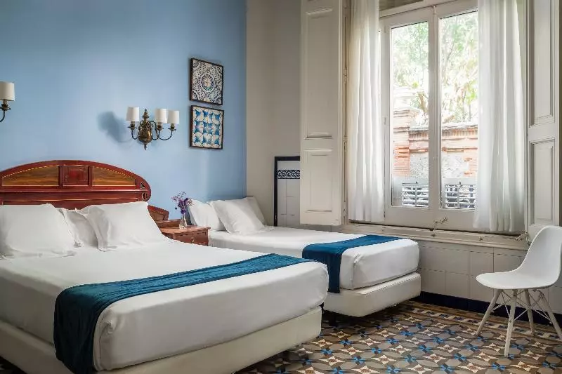 Quarto Triplo Standart, Medium Renaixença