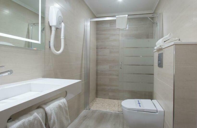 Номер Стандарт Трехместный, Olympia Ronda Ii