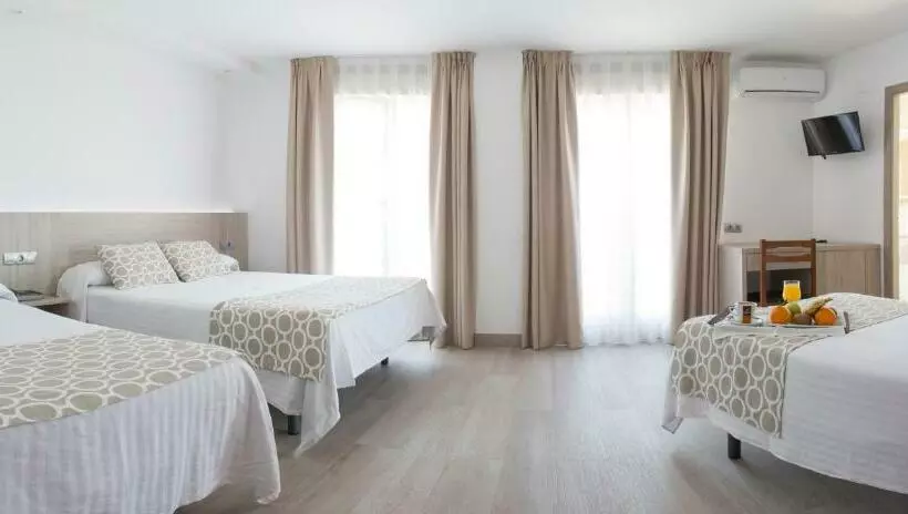 اتاق استاندارد چهار تخته, Olympia Ronda Ii