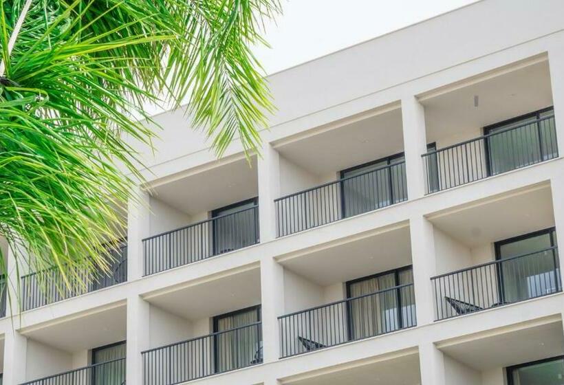 اتاق استاندارد با چشم‌انداز استخر, Paradiso Garden