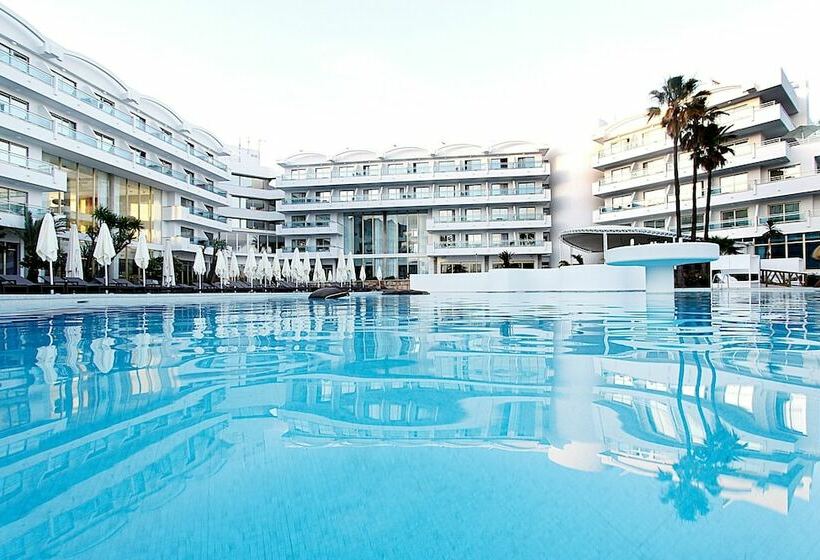 اتاق استاندارد با چشمانداز استخر, Bg Rei Del Mediterrani