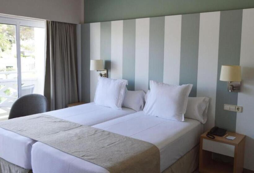 스탠다드 룸, Seth Santo Tomas