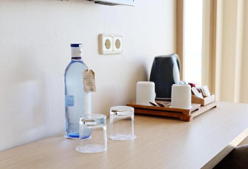 스탠다드 싱글 룸, Seth Santo Tomas