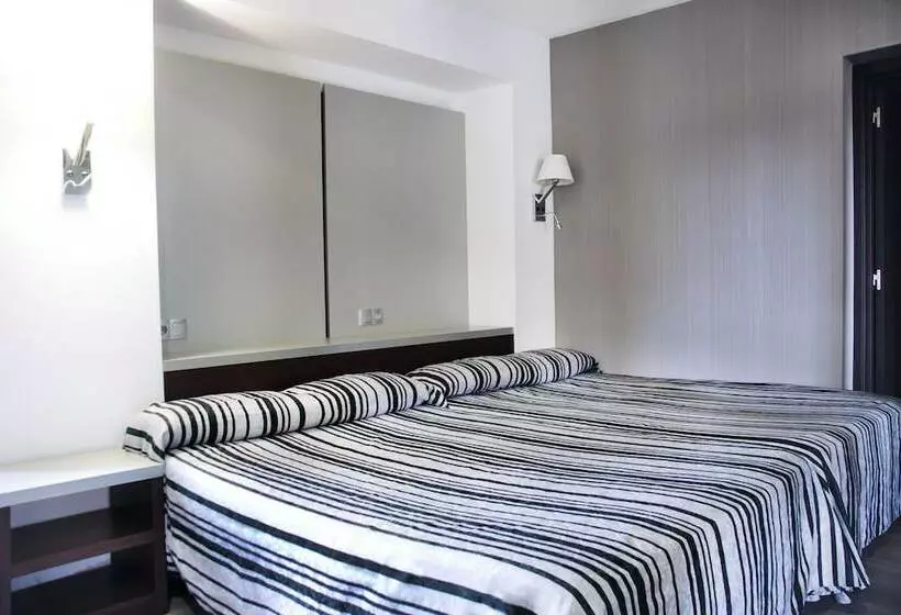 Üç Kişilik Standart Oda, Summer