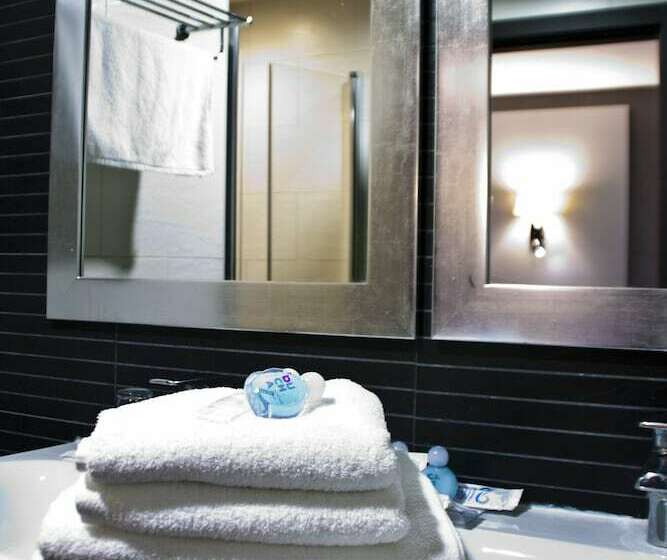 标准三人间, Summer