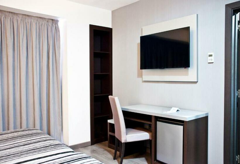 四人标准间, Summer