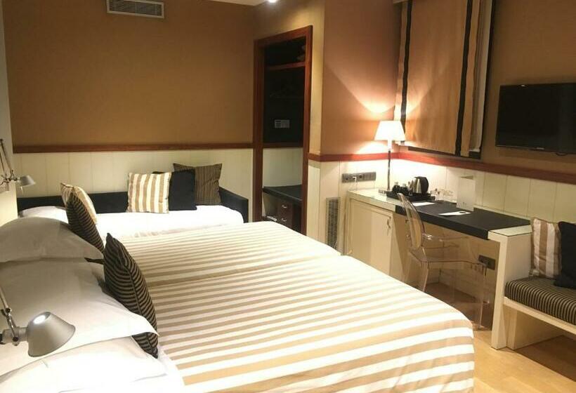 스탠다드 트리플 룸, U232