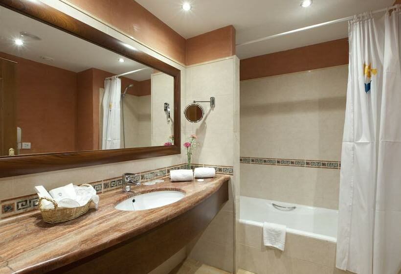 غرفة قياسية مطلّة علي حمام السباحة, Valentin Star Menorca - Adults Only