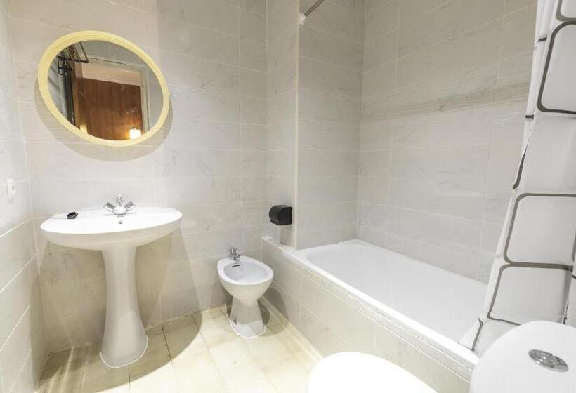 חדר אקונומי, Vila Calella