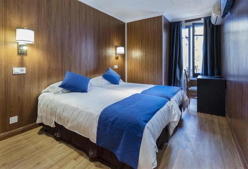 חדר אקונומי, Vila Calella