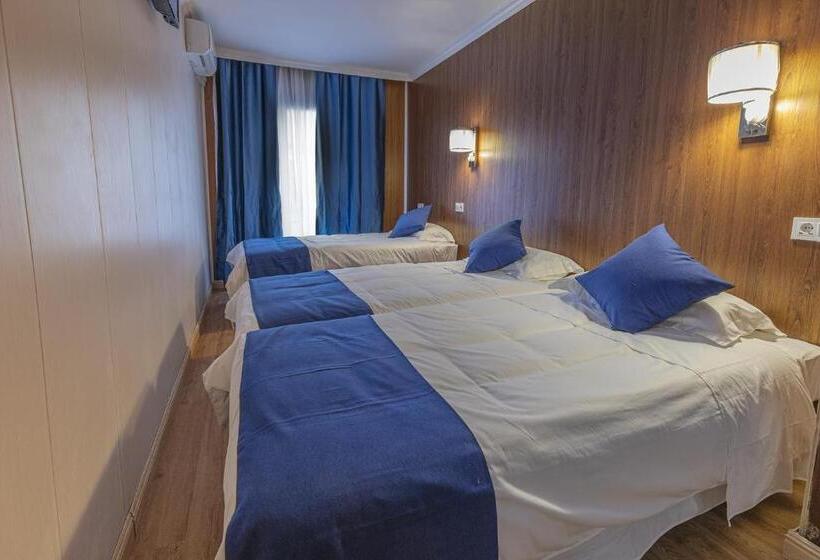 חדר סטנדרט לארבעה, Vila Calella