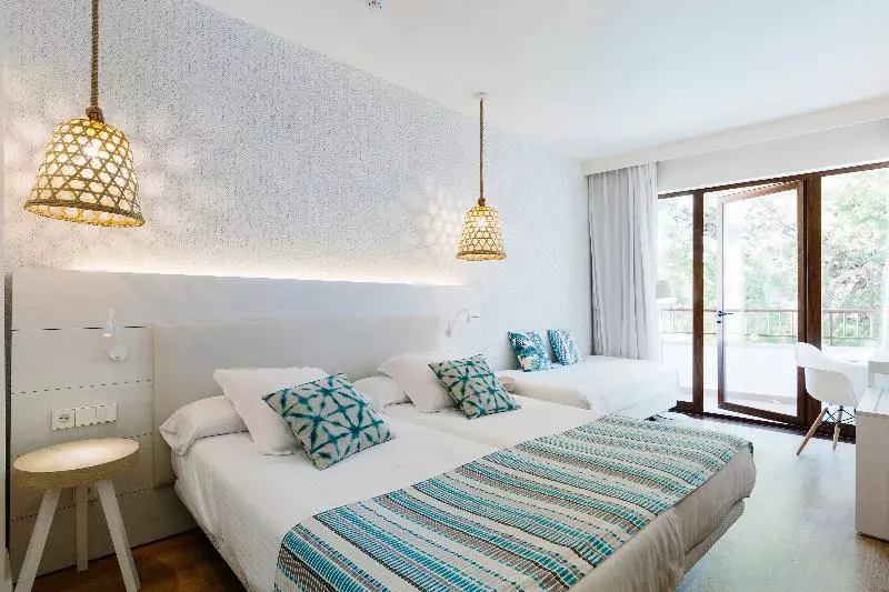 اتاق استاندارد با چشم‌انداز دریا, Leonardo Royal Hotel Ibiza Santa Eulalia