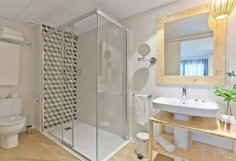 Deluxe Kolmen Hengen Huone, Fergus Club Pineda Splash