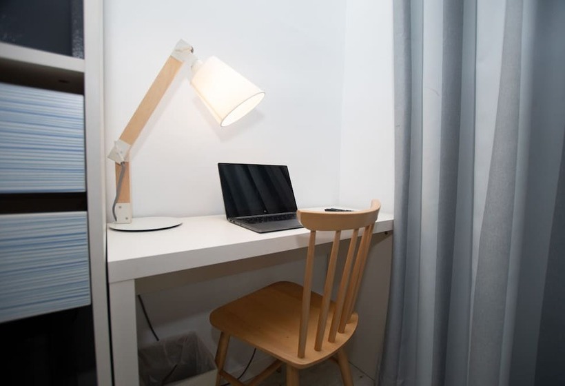 四人豪华间, Fergus Club Pineda Splash