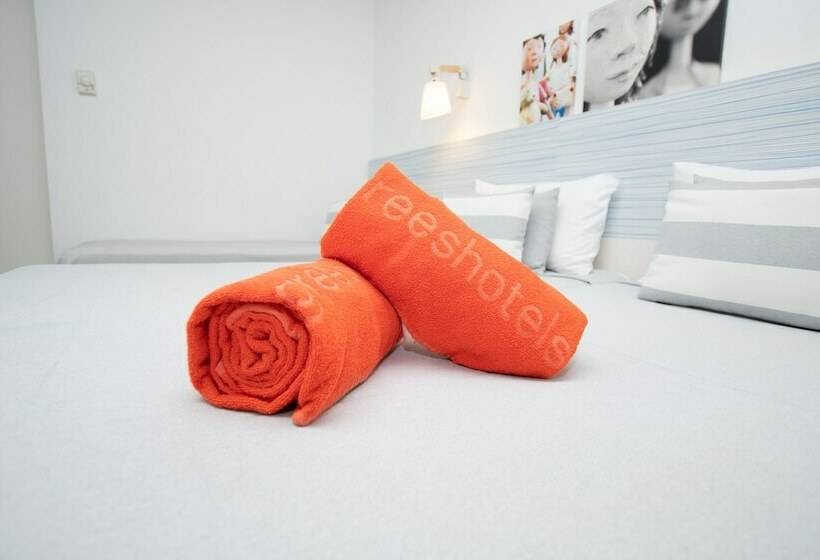 四人豪华间, Fergus Club Pineda Splash