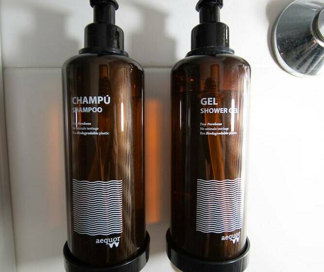 标准三人间, Fergus Club Pineda Splash