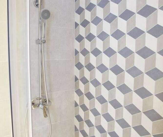 家庭间, Fergus Club Pineda Splash