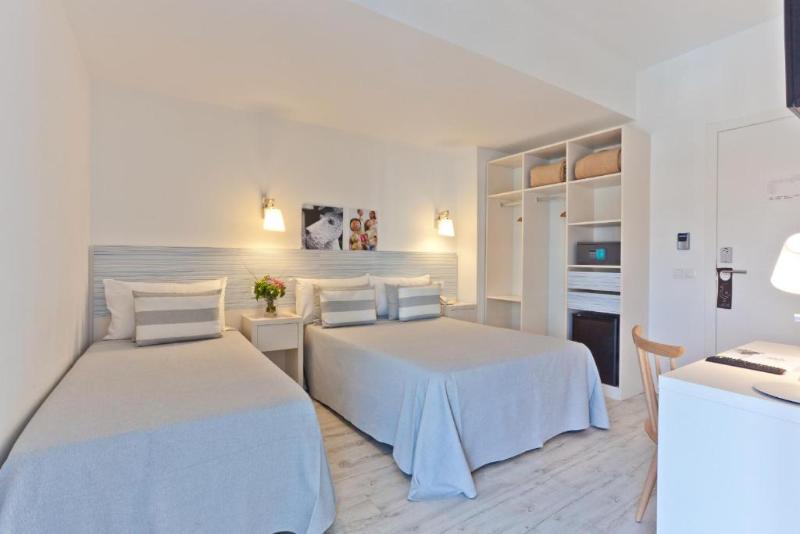 标准三人间, Fergus Club Pineda Splash