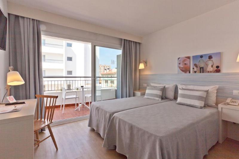 标准间, Fergus Club Pineda Splash