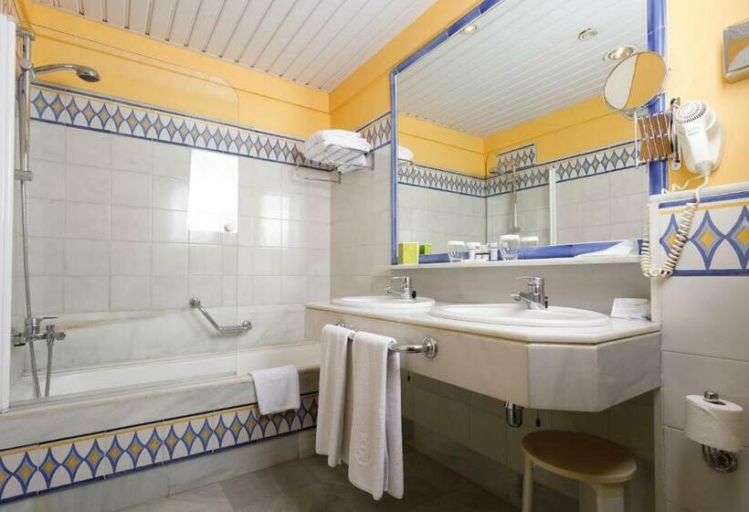 اتاق استاندارد با چشمانداز باغ, AZZ Guadacorte - Campo de Gibraltar