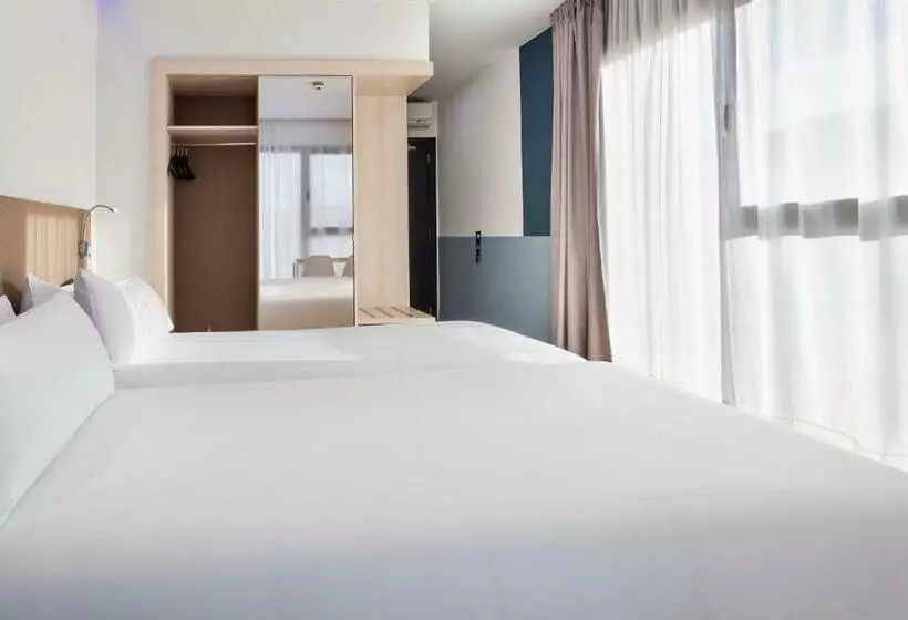Perhehuone, B&b Hotels Donostia San Sebastián Aeropuerto