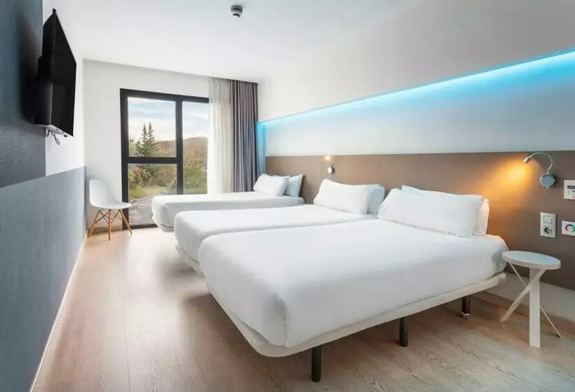 اتاق استاندارد سه نفره, B&B Hotel Donostia San Sebastián Aeropuerto