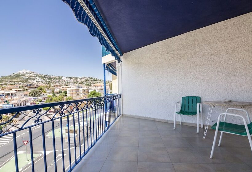 スタンダード４人部屋, Blason Junior