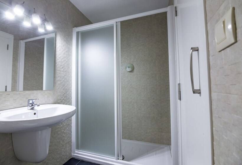 スタンダード４人部屋, Blason Junior